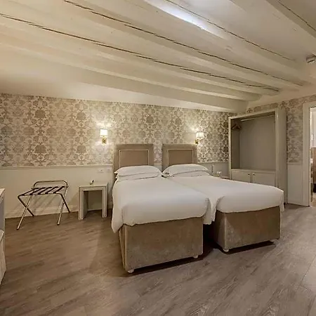 Bartolomeo Hotel 2*
