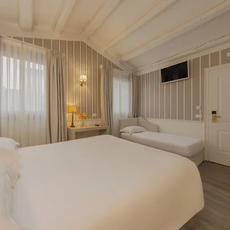 Bartolomeo Hotel