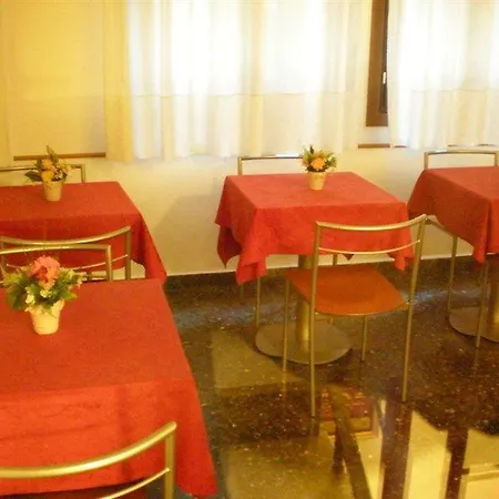 מלון Bartolomeo 2*